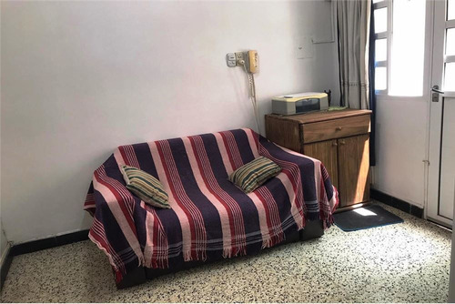Imagen 2 de 13 de Casa Interna En Venta De 2 Dormitorios Y Patio