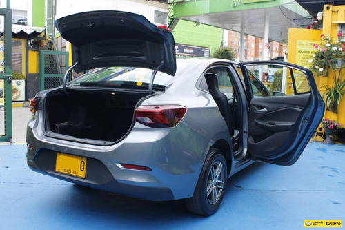 Imagen 11 de 25 de Chevrolet Onix