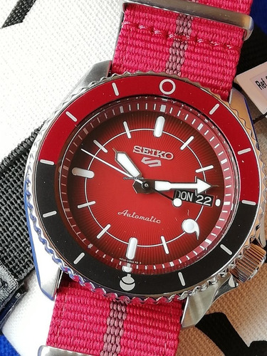 Imagen 6 de 8 de Seiko Edicion Limitada Reloj Naruto 5 Srpf67 Sports Sarada