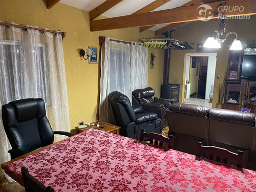 Casa De 140m2 En Venta De 4 Dorm. En Las Cabritas Calera