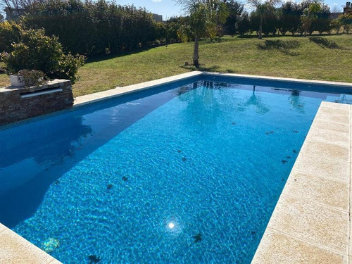 Casa 3 Dorm Parque 2500m2 Pileta Financiacion Barrio Cerrado Chacras De La Reserva
