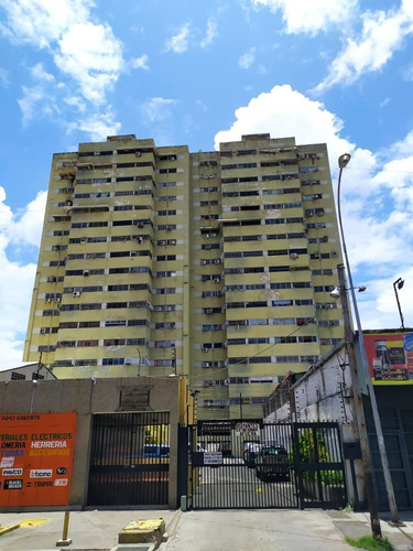 Lindo Apartamento En La Torre Carabobo Centro Norte De Mrcy