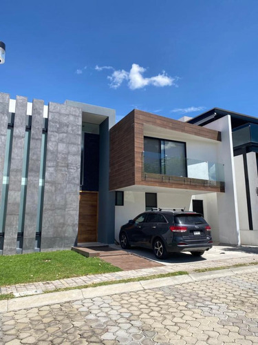 Casa Sola En Venta En Lomas De Angelópolis, San Andrés Cholula, Puebla