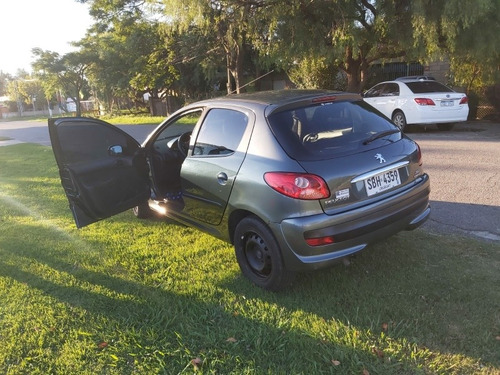 Peugeot 207 1.4 Sedan Xr 2009