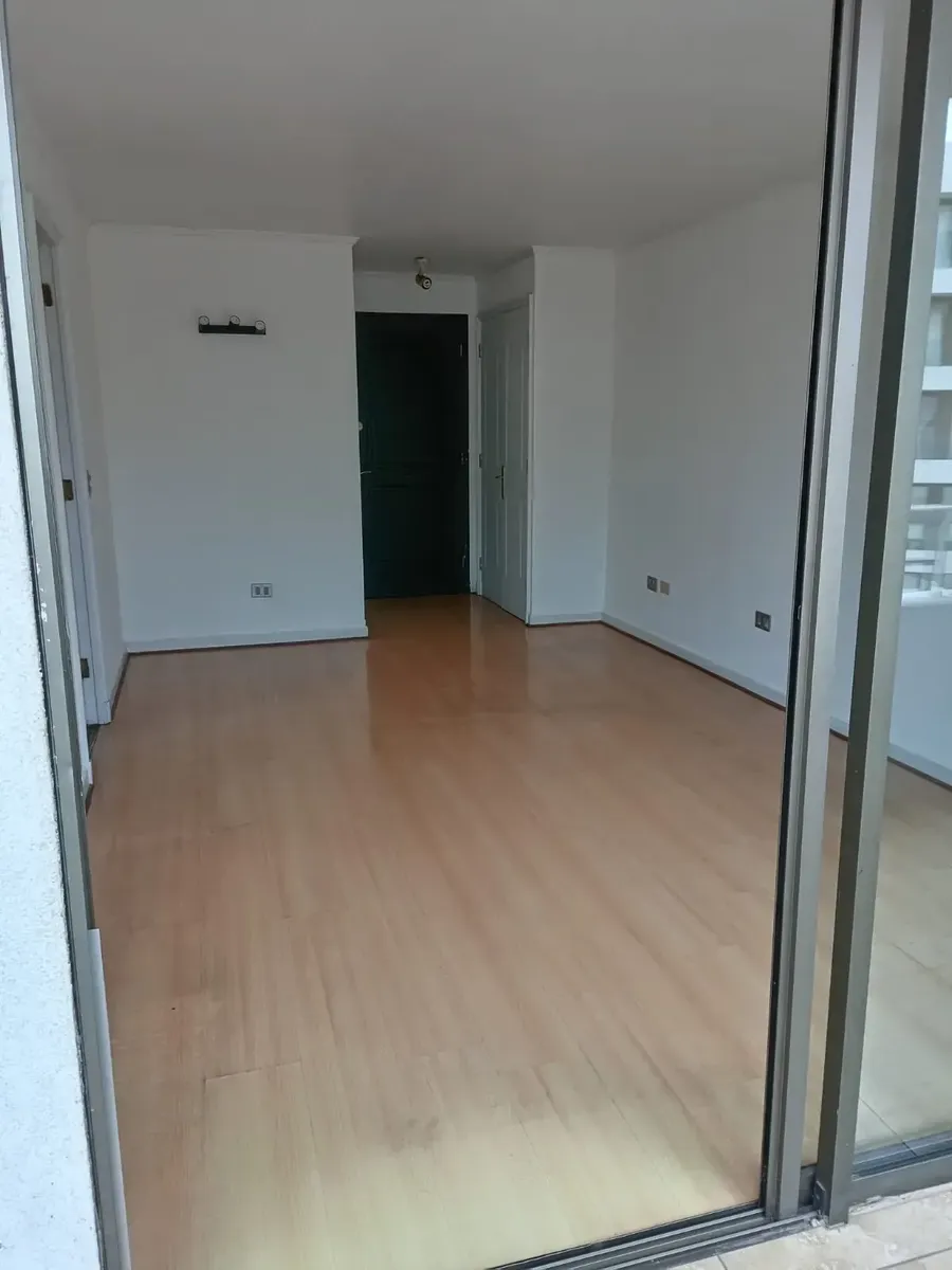 Imagen 2 de 10 de Un Dormitorio Estacionamiento Y Bodega ,calle Hamlet