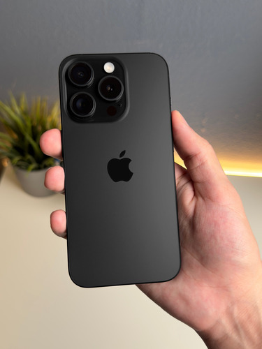 Apple iPhone 16 Pro (256 Gb) - Titanio Negro (bloque#ado A Iclo#ud) (Usado)