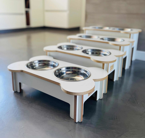 Imagen 7 de 10 de Comedero En Altura Para Perros De Madera Forma Huesito 30cm