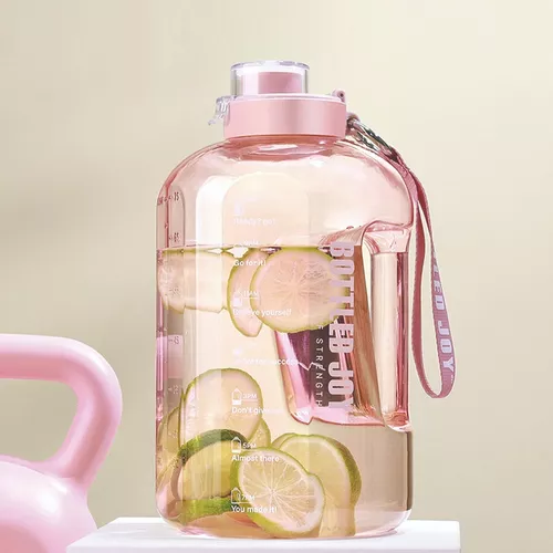 Botella de agua de fitness de 1.5 L, botella de agua de gradiente de moda,  saludable, de gran capacidad, deportiva, de plástico, portátil, para viajes  al aire libre, botellas de agua potable : Deportes y Actividades al Aire  Libre 