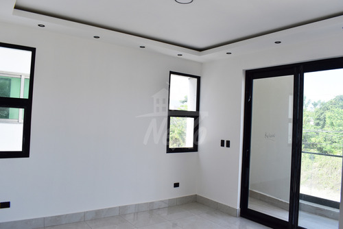 Nueva Y Moderna Casa En Venta, Santiago (hfc-236)