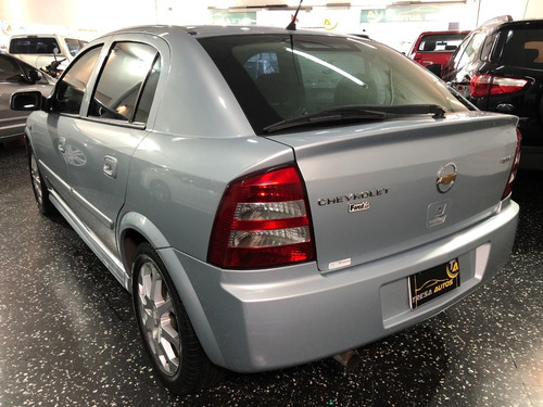 Imagen 8 de 15 de Chevrolet Astra