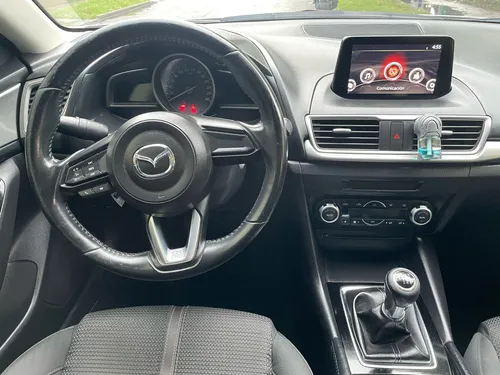 Mazda 3 2.0 Touring