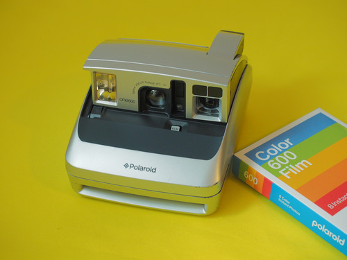Polaroid One 600 Camara Instantanea Flash + Cartucho Gris (Usado)