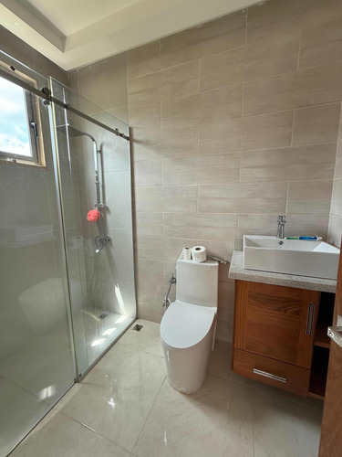 Moderna Casa En Venta En Gurabo