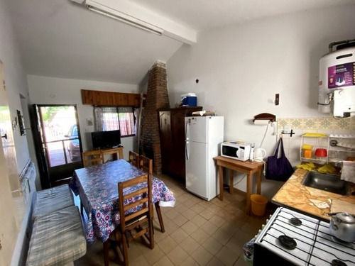 Imagen 7 de 12 de Vendo Casa De 3 Ambientes Con Patio Con Parrilla Y Cochera En Zona Residencial De Mar De Ajo.