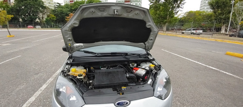 Imagen 22 de 25 de Ford Fiesta Max One Ambiente Plus Año 2012