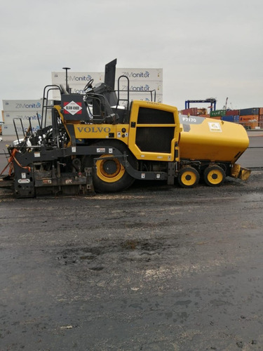 Imagen 3 de 6 de Pavimentadora Volvo P7170 2014