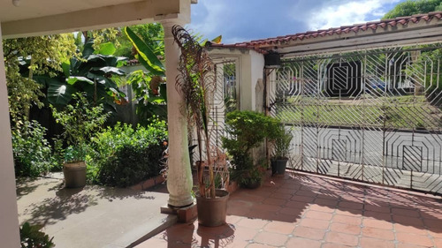 Imagen 2 de 23 de Casa En Venta Urb. Villa Heroica