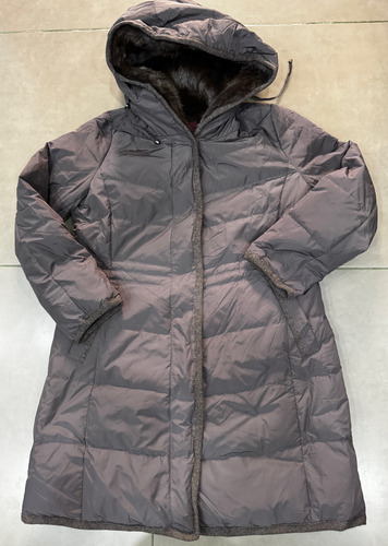 Parka Impermeable Mujer Forrada En Piel M C/detalle Boton (Usado)
