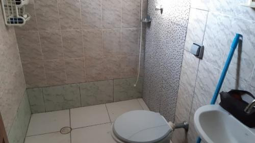 Imagem 7 de 13 de Casa Na Praia Com 3 Quartos, Boa Localização.