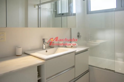Apartamento En Venta En Torre Esmeralda De 3 Dormitorios , En Punta Del Este