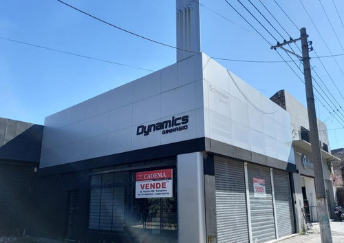 Locales En Venta En Campana Centro. Ideal Inversores. Gran Terreno Para Desarrollo