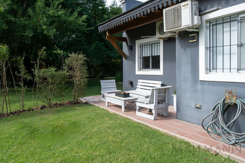 Casa Con Excelente Ubicación En Manzanares - Retasada - Apta Crédito Hipotecario - Mallmann Propiedades