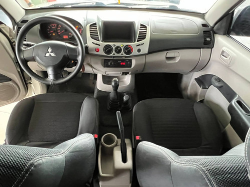 Imagem 8 de 10 de Mitsubishi L200 Triton 3.2 Gl 4x4 Cd 16v Turbo Intercoler