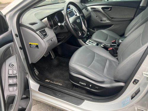 Imagem 10 de 16 de Hyundai Elantra 1.8 16v Gls Aut. 4p