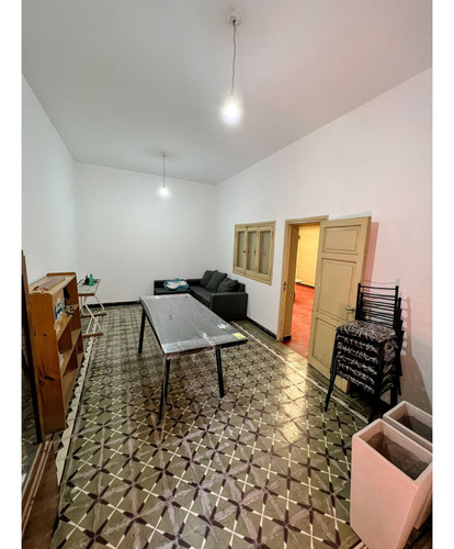 Alquiler. Centro. Casa 4 Dorm! Con Patio Quincho Y Asador! No Paga Expensas