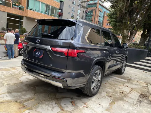 Toyota Sequoia Capstone Hibrida