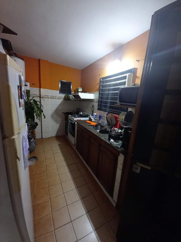 Imagen 9 de 21 de Casa 3 Amb + 2 Departamentos! En Block! Ideal Inversor