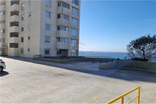 Imagen 26 de 28 de Gran Vista Al Mar, Recreo / 3d-2b-1e