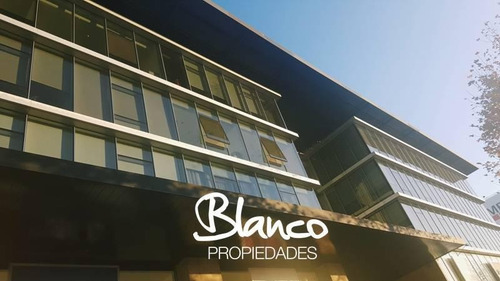 Oficina En Edificio De Categoría En Pilar - Paralelo 50