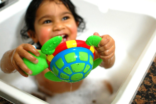 Imagen 5 de 8 de Juego De Agua Para La Bañera Bebe Nuby Tortuga Para El Baño