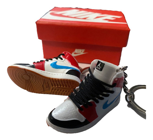 Llavero 3d Blancos Tenis Jordan Nike Premium, Incluye Caja