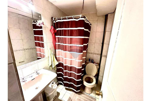 Se Vende - Casa De 2 Pisos Con Patio - Ñuñoa