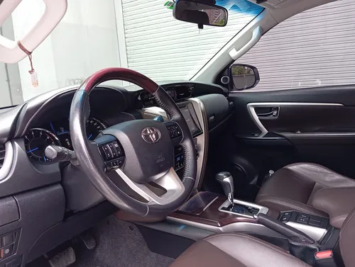 Toyota Fortuner Srv 2.7 Aut 7p