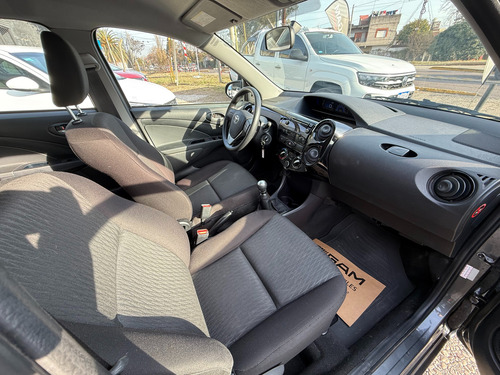 Toyota Etios 1.5 Sedan X