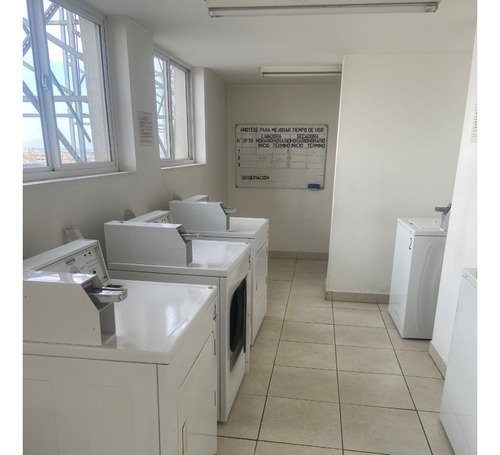 Vende Amplio Departamento En Fernando Lazcano, San Miguel,