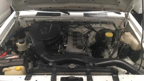 Nissan Np300 Estaquitas