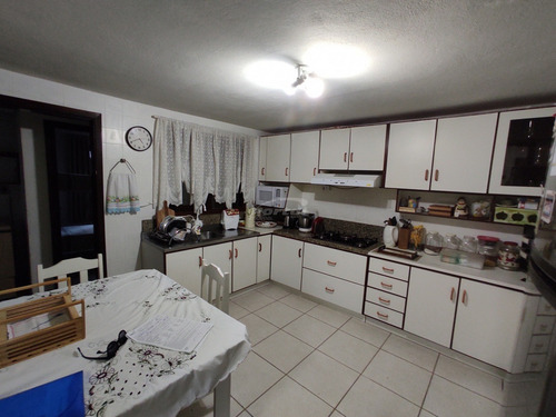 Imagem 13 de 15 de Imóvel Residencial Comercial -com 150m² Anexo Um Galpão De Aproximadamente 250m² Com Dois Pavimentos, Com Instalação Elétrica E Hidráulica Adequadas Para Indústria Têxtil Ou Qualquer Outro Tipo De