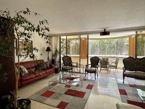 Depto De 5 Dorm, 4 Baños, Amplios Espacios En 220 Mt2 Utiles