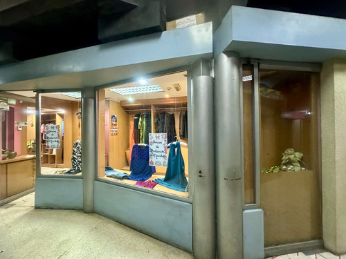 Se Alquila Local 56 Mts En El Comercial En El Centro Comercial Concresa Vi Mls 25-17961