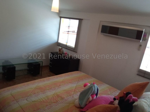 Imagen 8 de 13 de Venta Casa El Marques 22-3840-y Ymanol Elizalde 0414-3227631