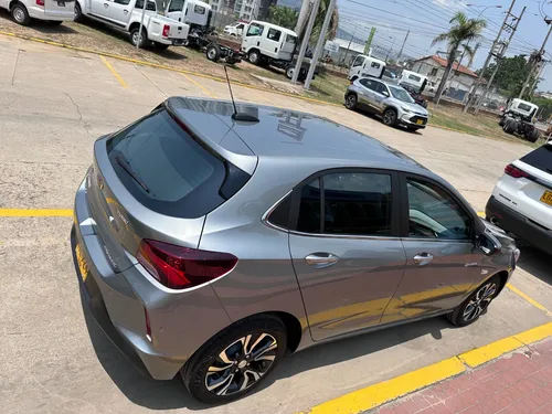 Chevrolet Onix 1.0T Premier Hatch At