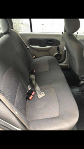 Renault Clio Sedan 2004 1.0 16v Privilège 4p