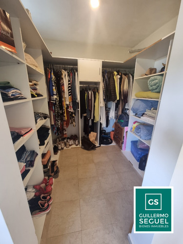 Casa En Venta De 4 Dormitorios + Escritorio Con Tremenda Vista Country 4 Hojas