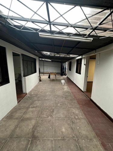 En Arriendo Amplia Casa De 6 Dormitorios Y 2 Baños