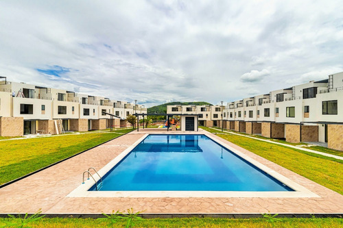 Imagen 2 de 30 de Casa A Estrenar Con Mesas De Ping Pong Y Juegos Infantiles