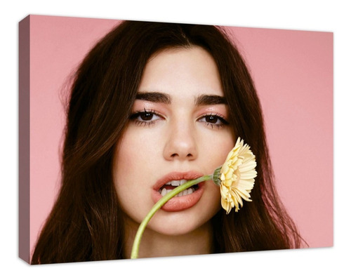 Cuadro Decorativo Canvas Dua Lipa Flor En La Boca Hd Color Con Bastidor